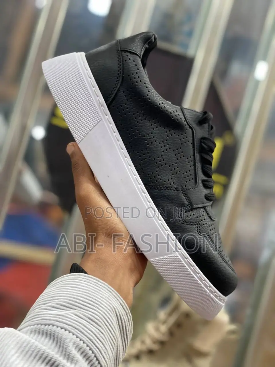 Chekichcasual Men's Sneakers in Black,