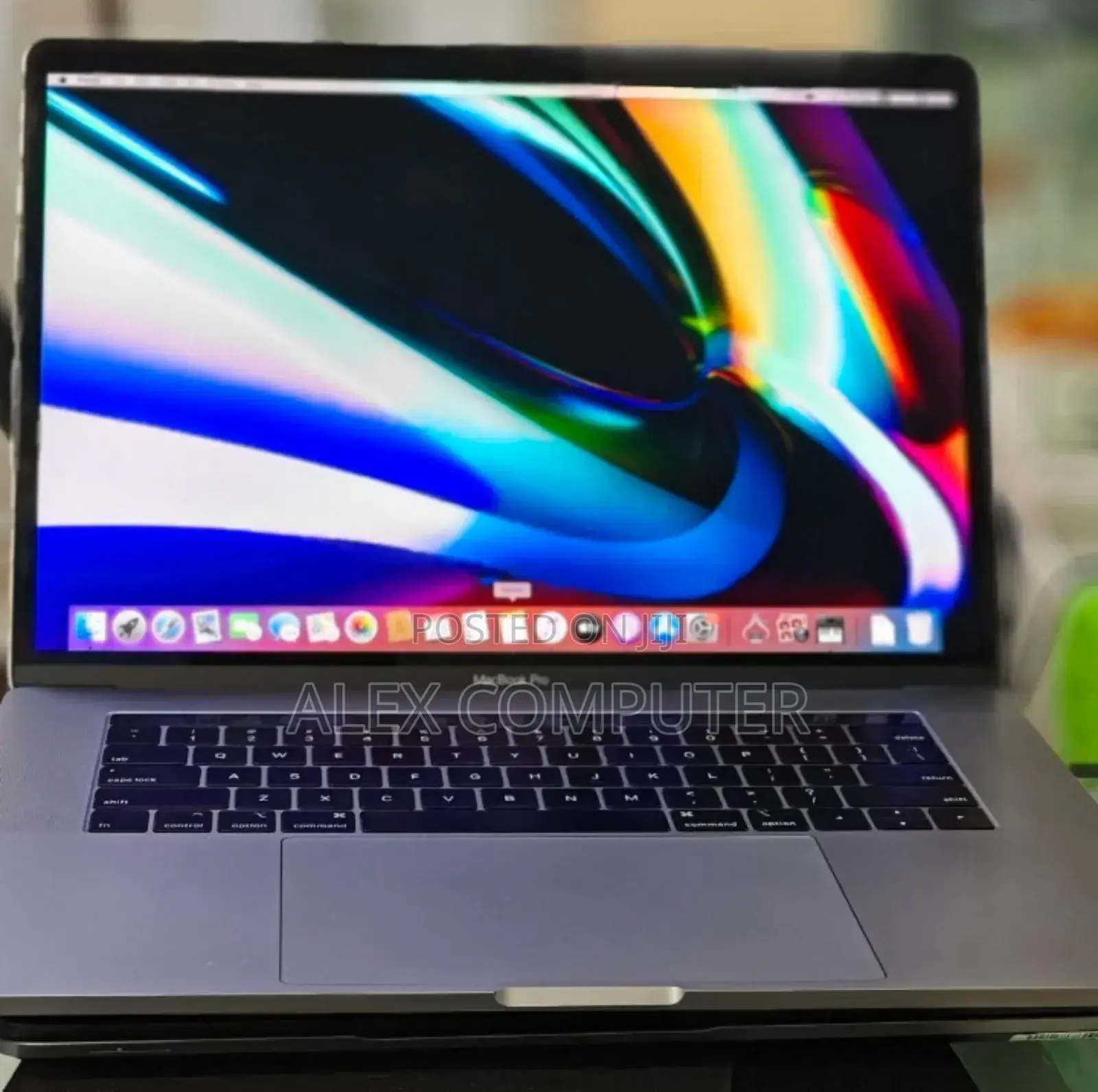 New Laptop Apple MacBook Pro 2019 32GB Intel Core I9 SSD 512GB