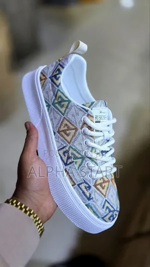 Rushine Casual Flat Sneakers Made In