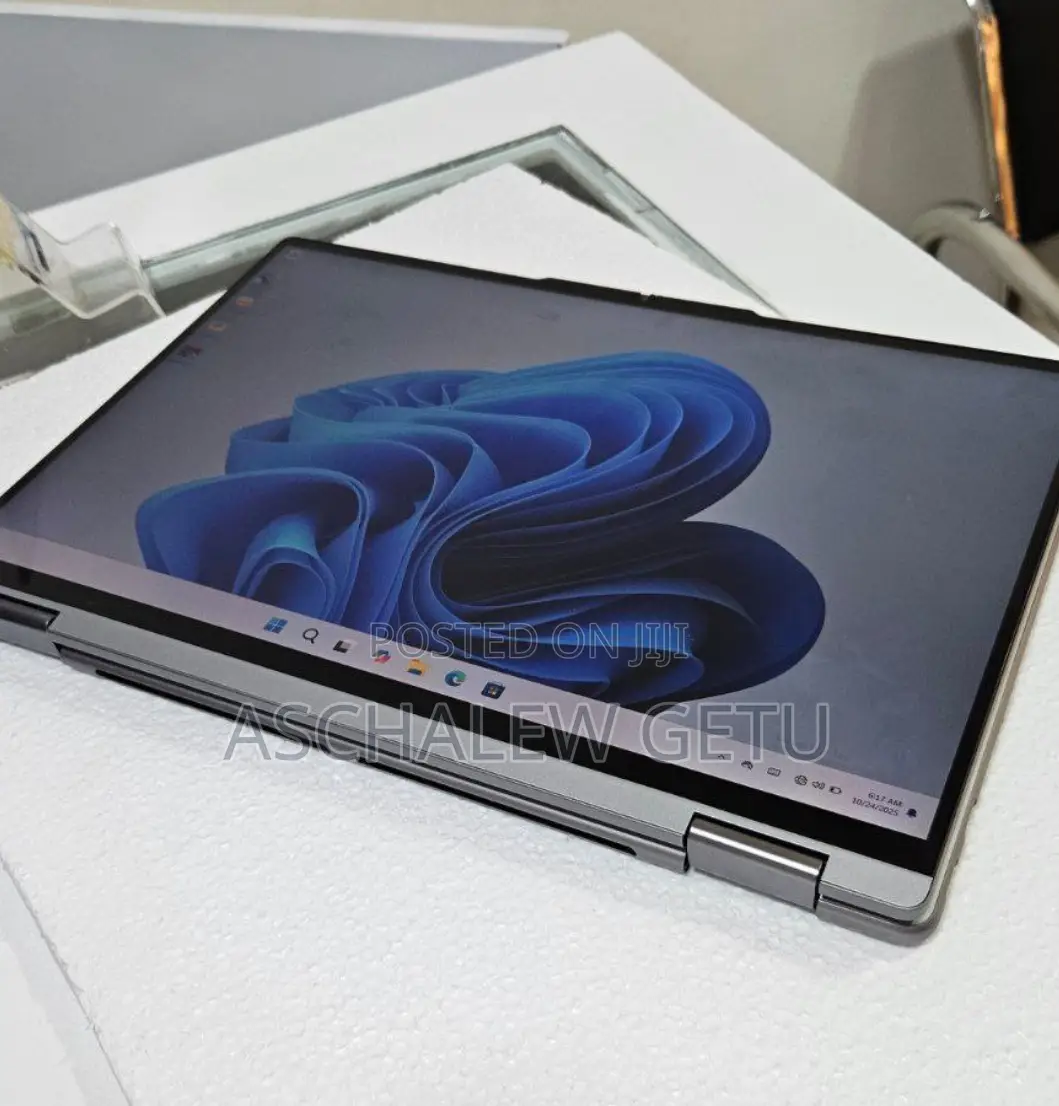 New Laptop Lenovo Yoga 7i 16GB Intel Core I7 SSD 512GB