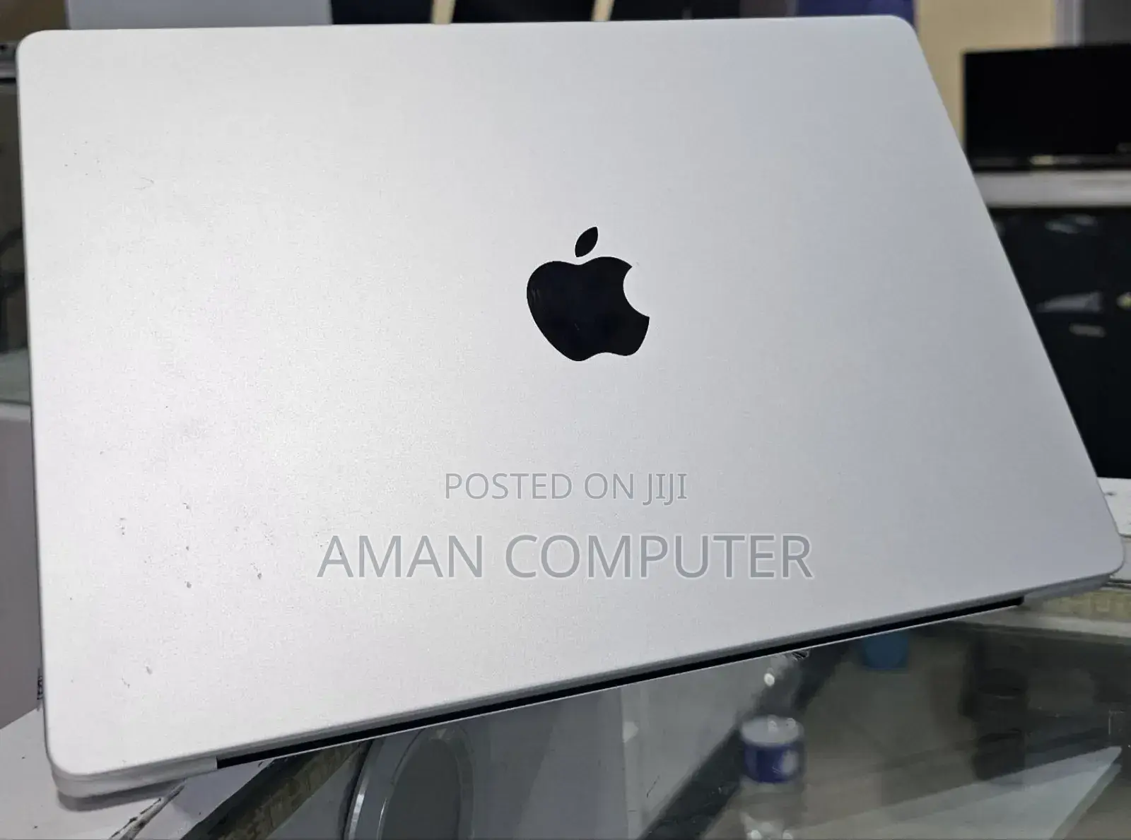 New Laptop Apple MacBook Pro 2023 M3 14-Inch 8GB Apple M3 Pro SSD 512GB