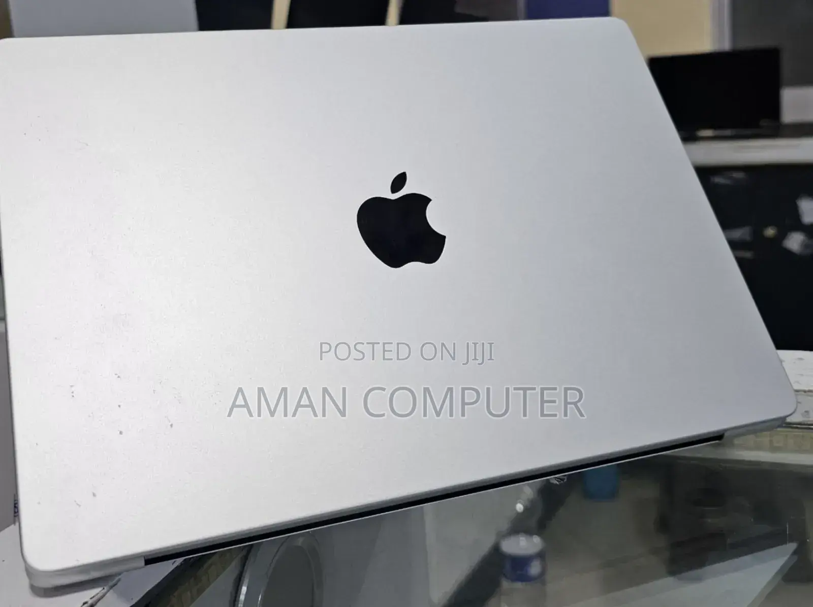 New Laptop Apple MacBook Pro 2023 M3 14-Inch 8GB Apple M3 Pro SSD 512GB