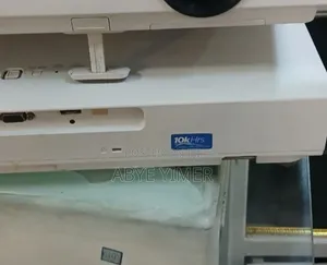 Sony Projector
Model Name VPL-Dx102
Hardware