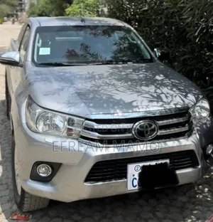 Toyota Hilux 2019 Silver