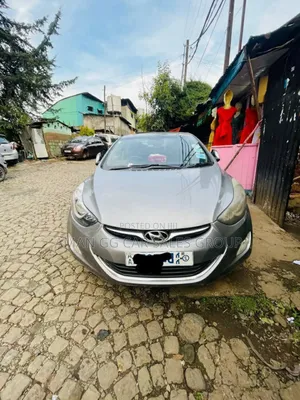 Hyundai Avante 2012 Silver