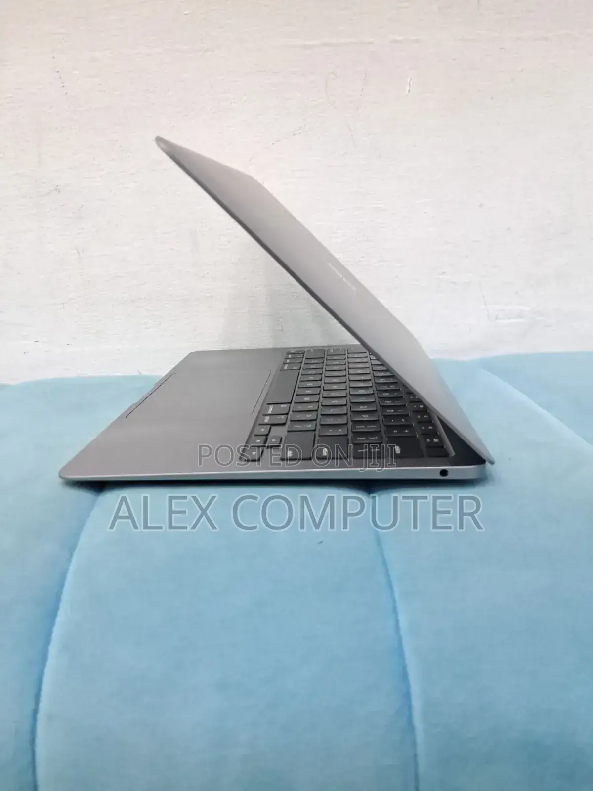 New Laptop Apple MacBook Air 2023 M2 8GB Apple M2 SSD 256GB