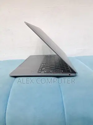 New Laptop Apple MacBook Air 2023 M2 8GB Apple M2 SSD 256GB