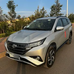Toyota Rush 2023 Silver