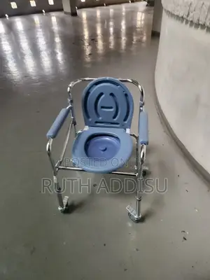 Commode Four Wheels Wheelchair者或toilet Wheelchair丸及shower Commode New