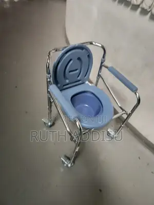 Commode Shower Chair Medical Four Wheels Wheelchair轟動wheelchair Popo