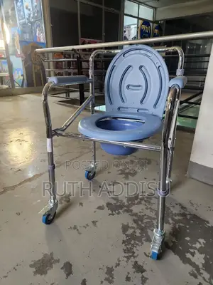 Foldable Commode Wheelchair痲不brand New Toilet Wheelchair庫房commode New