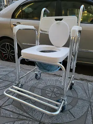 High-Quality Commode Chair劂嶍 Ensures Hygienic and Comfortable Use