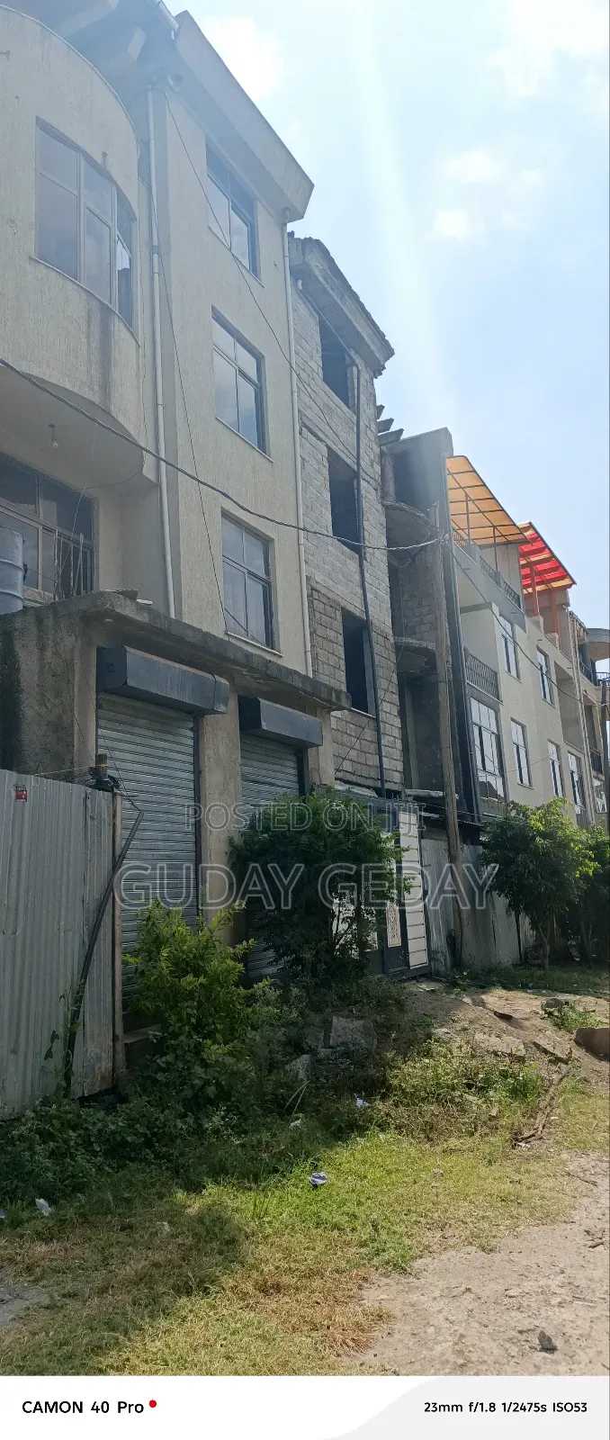 Furnished 6bdrm Townhouse/Terrace in Akaky Kaliti for sale