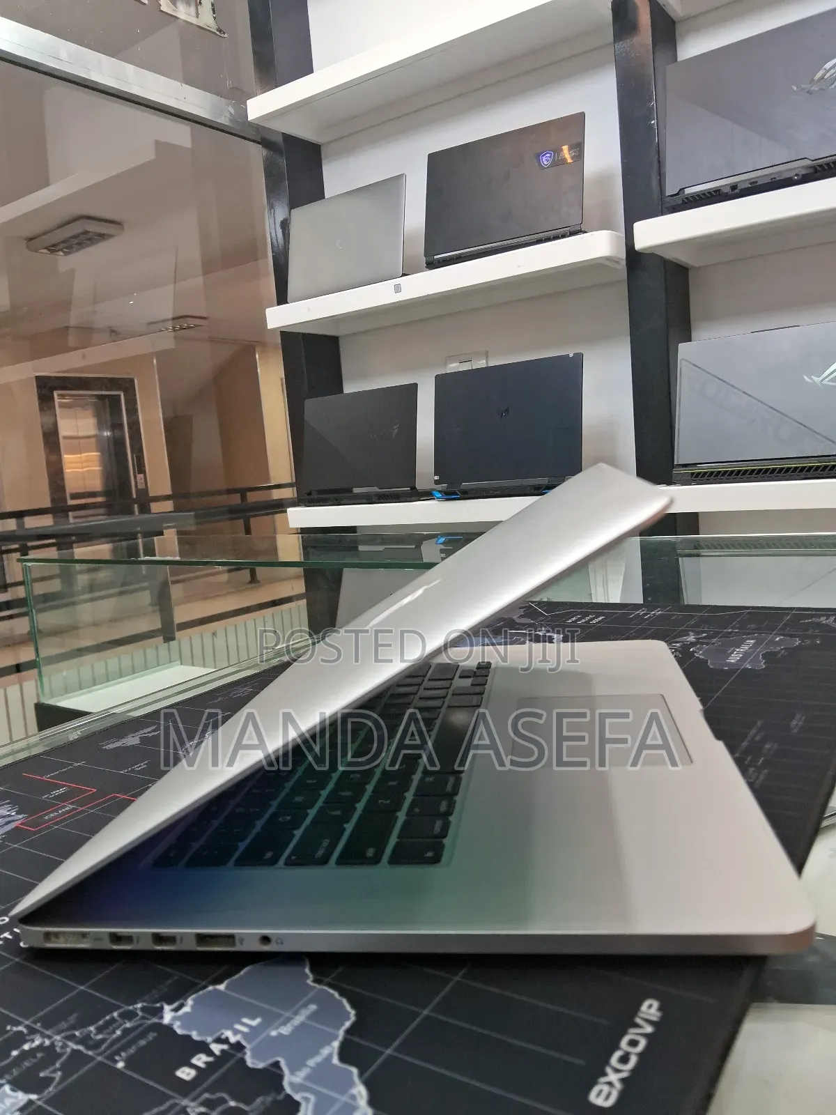 New Laptop Apple MacBook Pro 2015 16GB Intel Core I7 SSD 256GB