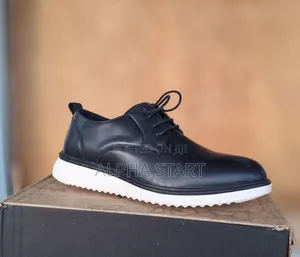  Fashion Casual Sneakers 
 Stock Product 
 Size -- 39- 44