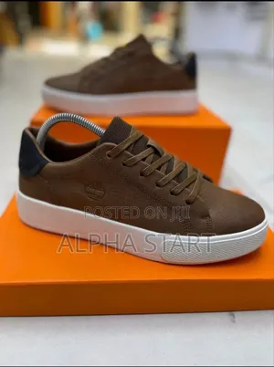  Flat Timberland for 2 Clor 
 Made in Vietnam 
 Size -- 40--45