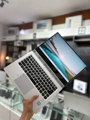 New Laptop Lenovo Yoga 910 8GB Intel Core I7 SSD 512GB