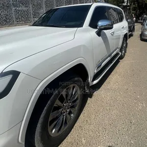 Toyota Land Cruiser 2023