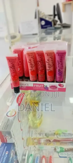 Victoria Black Lip Gloss