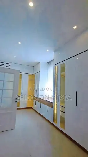 9bdrm House in Adis Ababa, Bole for sale