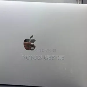 New Laptop Apple MacBook Pro 2017 8GB Intel Core i5 SSD 128GB