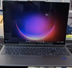 New Laptop Lenovo Yoga 7i 16GB Intel Core I7 SSD 512GB