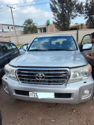 Toyota Land Cruiser 4.5 V8 DSL 2013 Silver