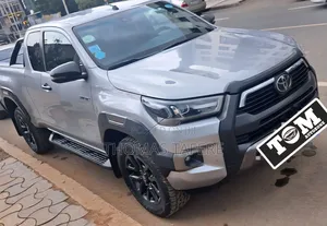 Toyota Hilux 2021 Green