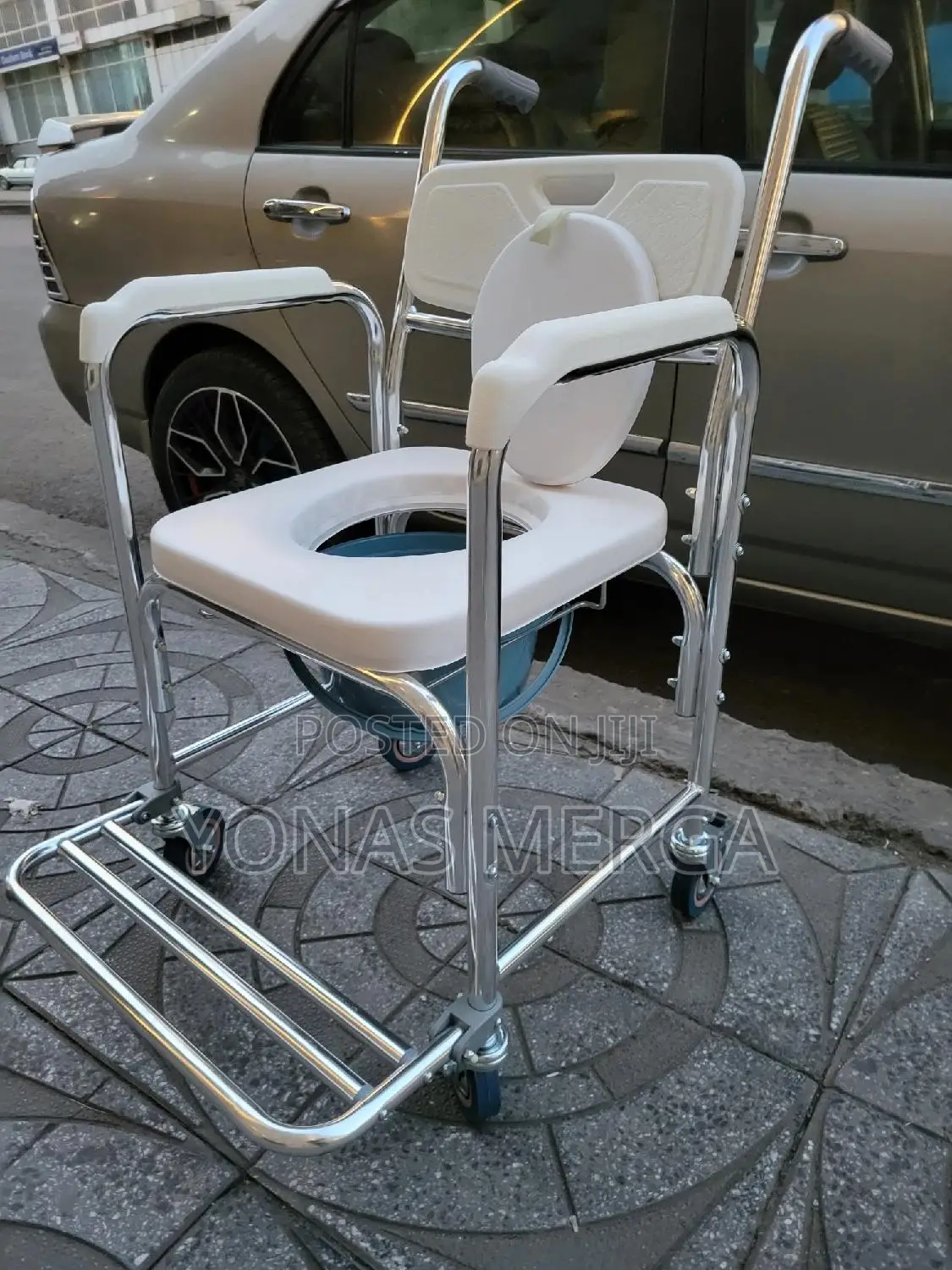 Commode Chair賚委sturdy, Comfortable 臉 Portable Toilet Solution