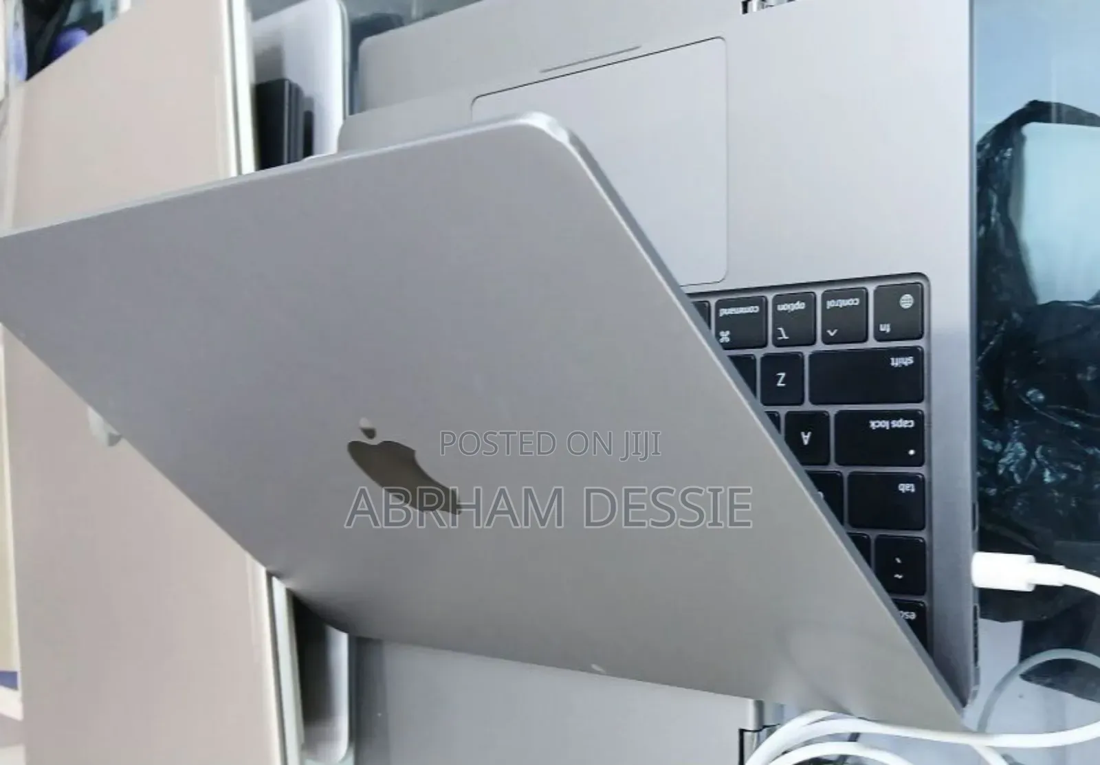 New Laptop Apple MacBook Air 2022 M2 8GB Apple M2 SSD 256GB
