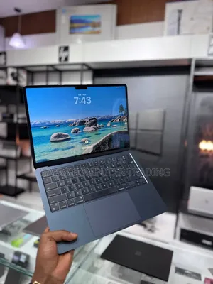 New Laptop Apple MacBook Air 2022 M2 8GB SSD 256GB