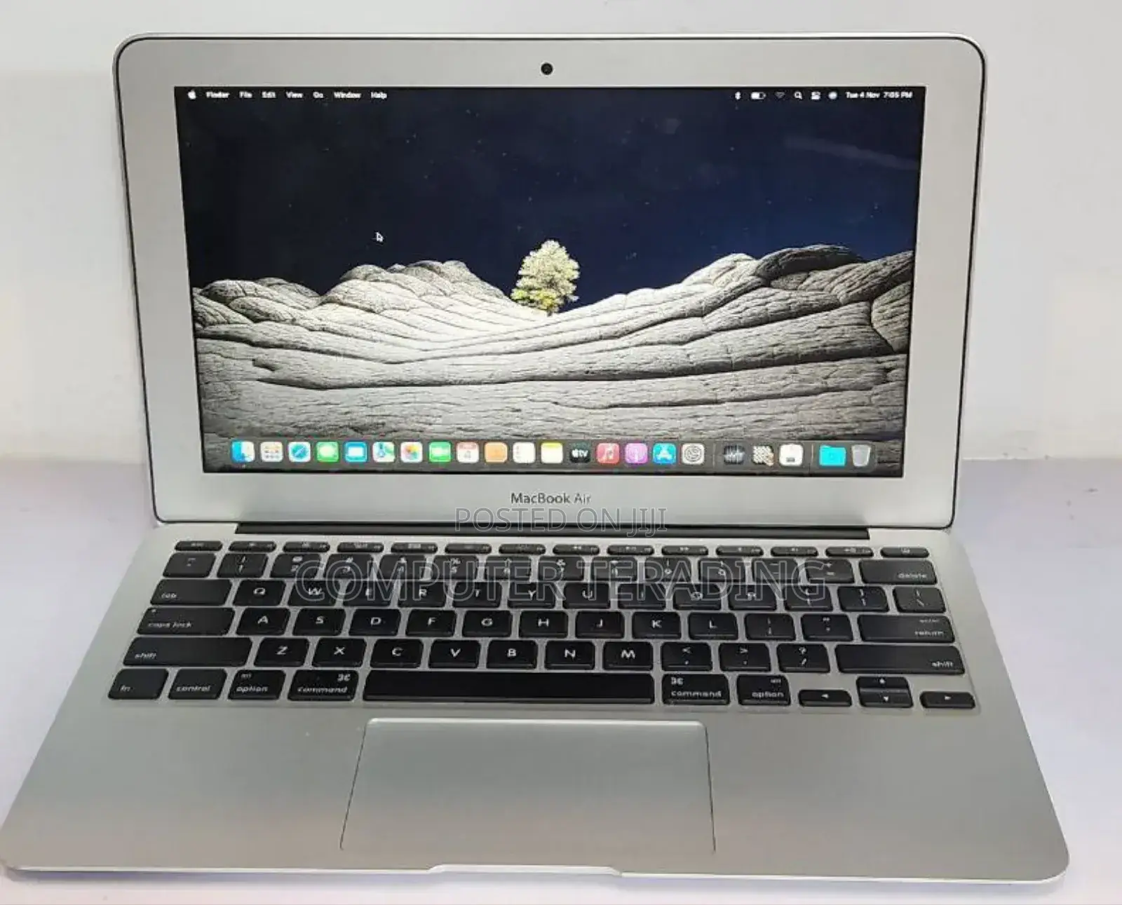 New Laptop Apple MacBook Air 4GB Intel Core i5 SSD 128GB