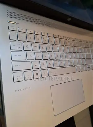 New Laptop HP Pavilion 10 8GB Intel Core i7 SSD 1T