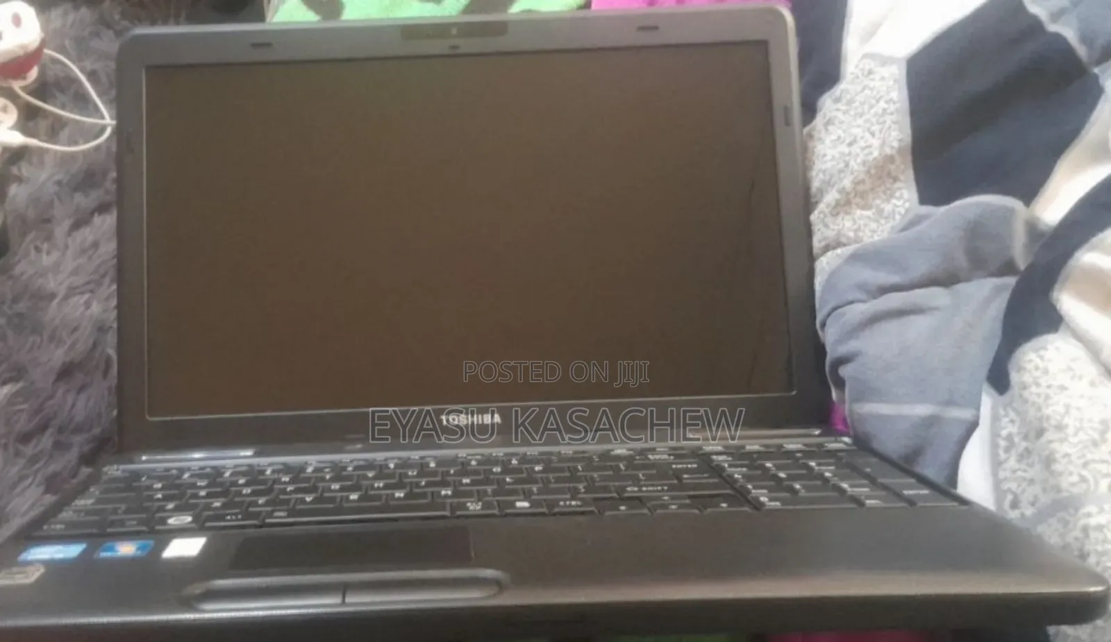 Laptop Toshiba Satellite L735 4GB Intel Core i3 HDD 500GB