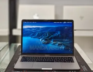 New Laptop Apple MacBook Pro 2017 16GB Intel Core I7 SSD 512GB