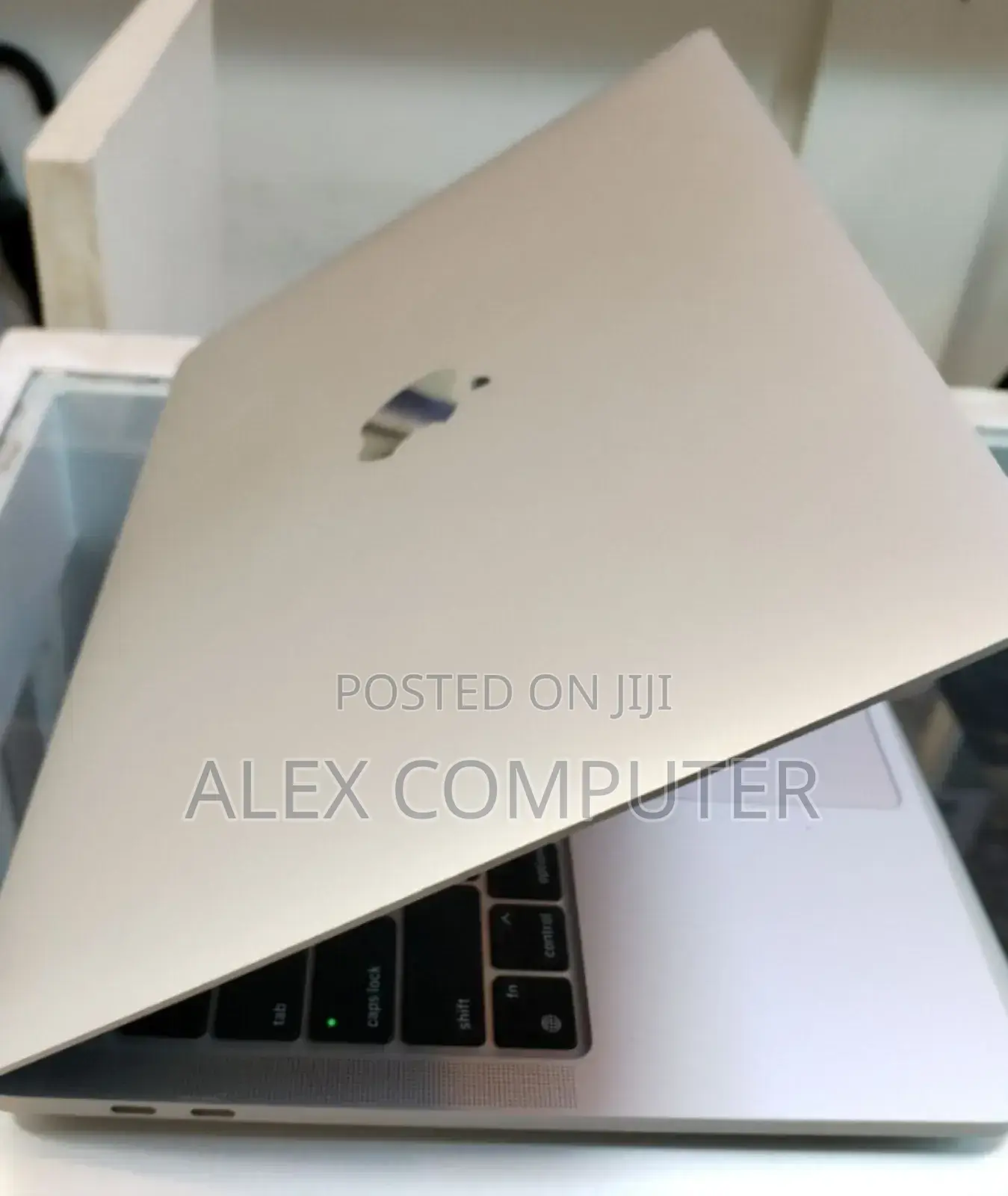New Laptop Apple MacBook Pro M1 16GB Apple M1 SSD 512GB