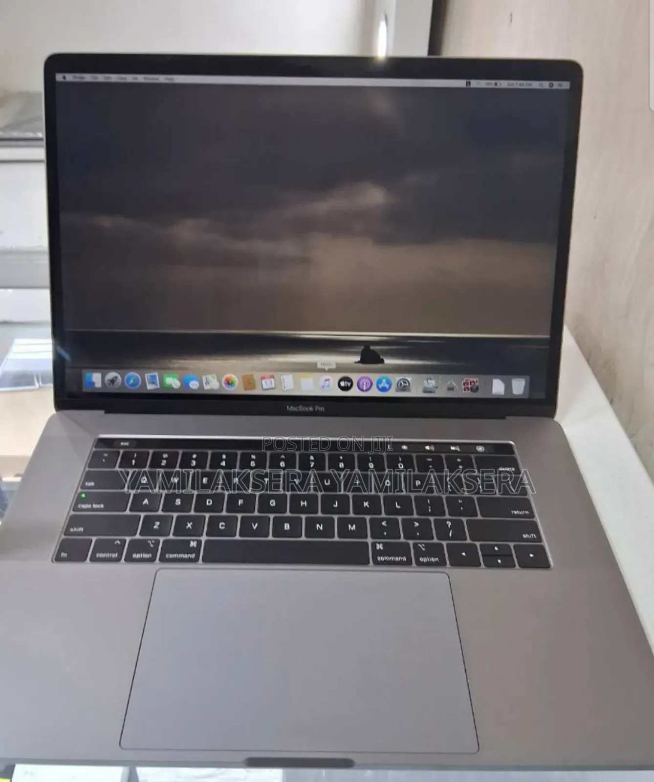 New Laptop Apple MacBook Pro 2019 32GB Intel Core i9 SSD 512GB