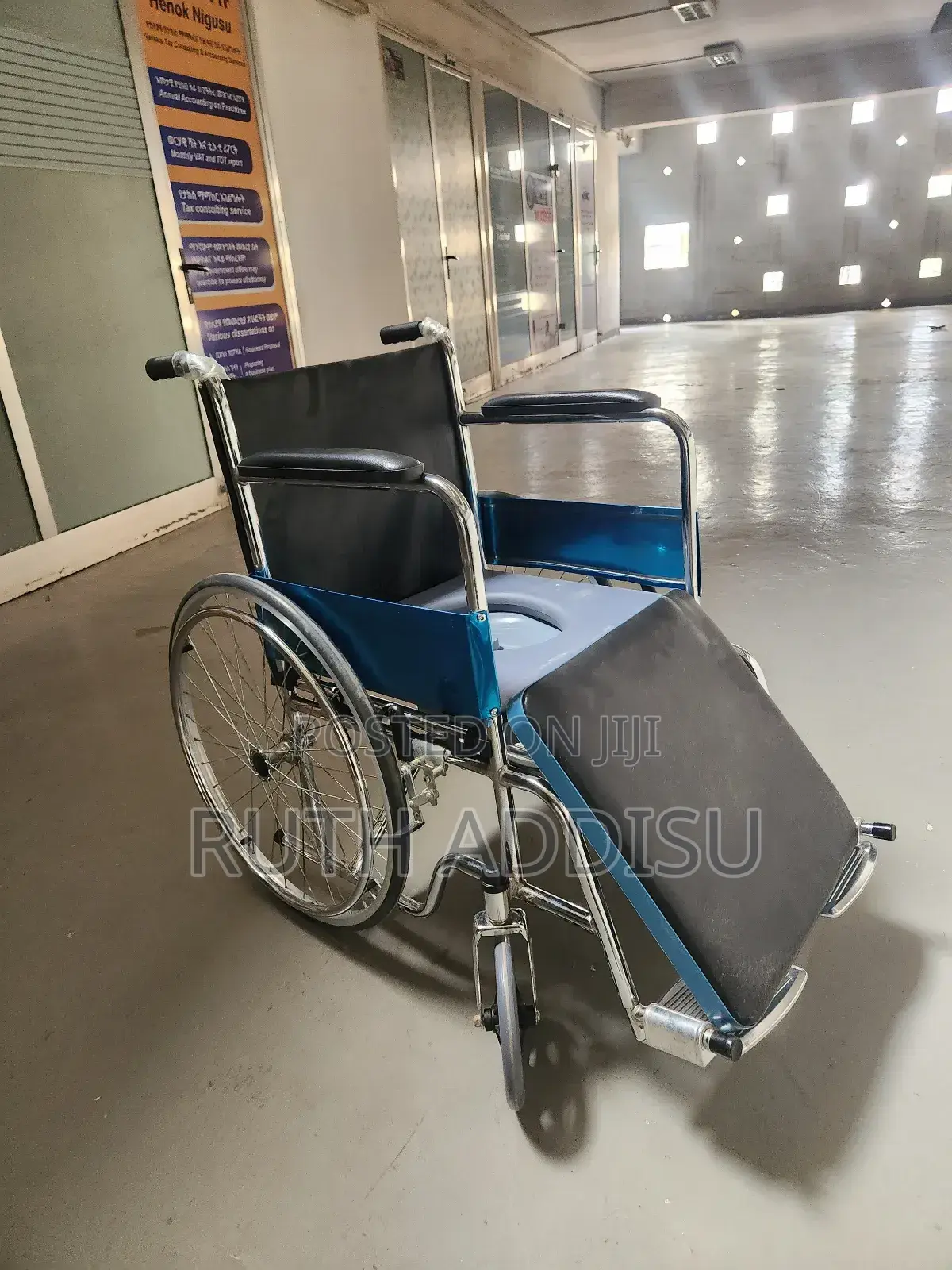 Commode Wheelchair轟炸wheelchair建立wheelchair痲不wheelchair字樣wheelchair New