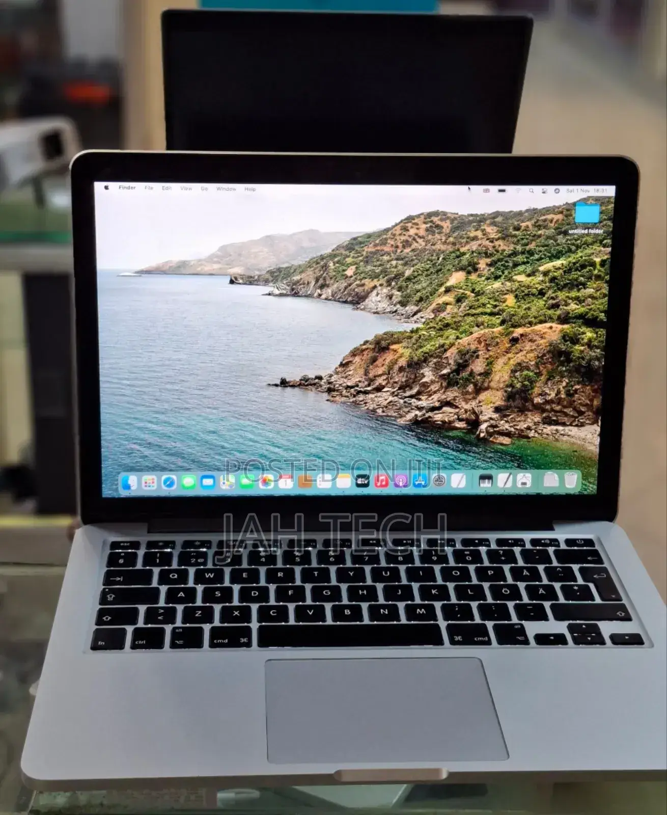New Laptop Apple MacBook Pro 2014 8GB Intel Core I7 SSD 256GB