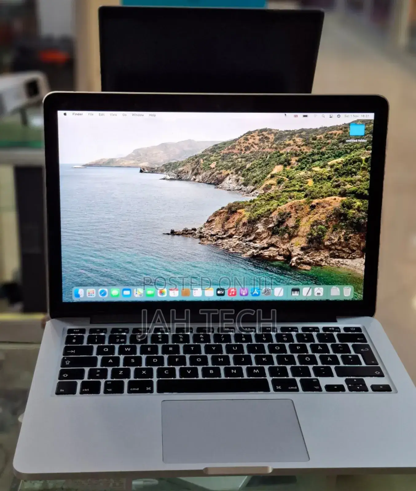 New Laptop Apple MacBook Pro 2014 8GB Intel Core I7 SSD 256GB