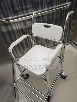 Toilet/Commode Chair鉆田portable Cover Bucket. 4 Wheels฿畚potty Chair