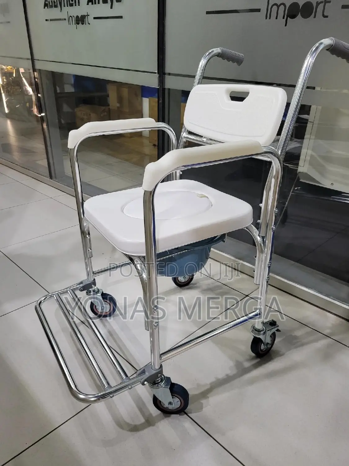 Toilet Chair魯驁pot=Multiple Functionality凸囗can Be Sued as a Wheelchair