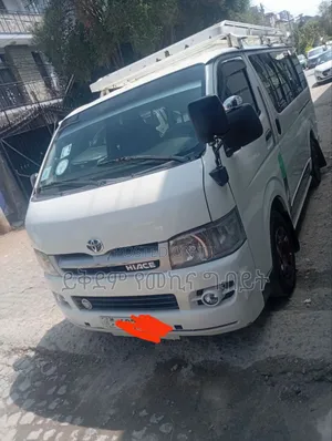 Toyota HiAce 2007 White