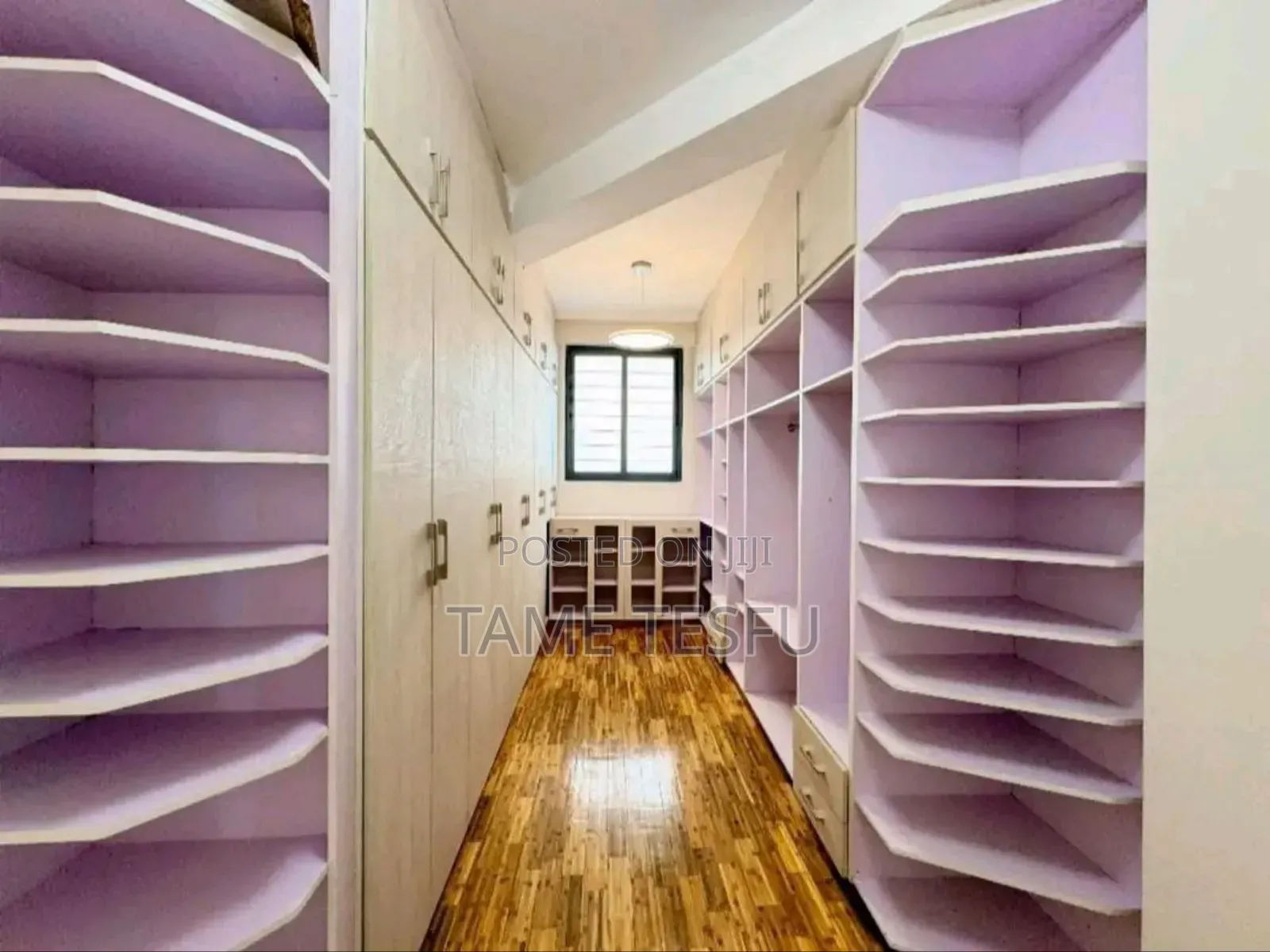 Furnished 12bdrm House in Cmc, Bole for sale