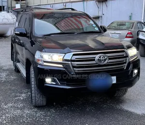 Toyota Land Cruiser 2018 Black