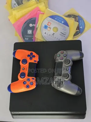 Ps4 Slim Jailbreak 500gb and 2 Gamepad