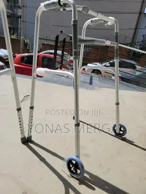 Walker for Broken፤瓶a Two-Wheeled Walker翻፰requires Better Balance