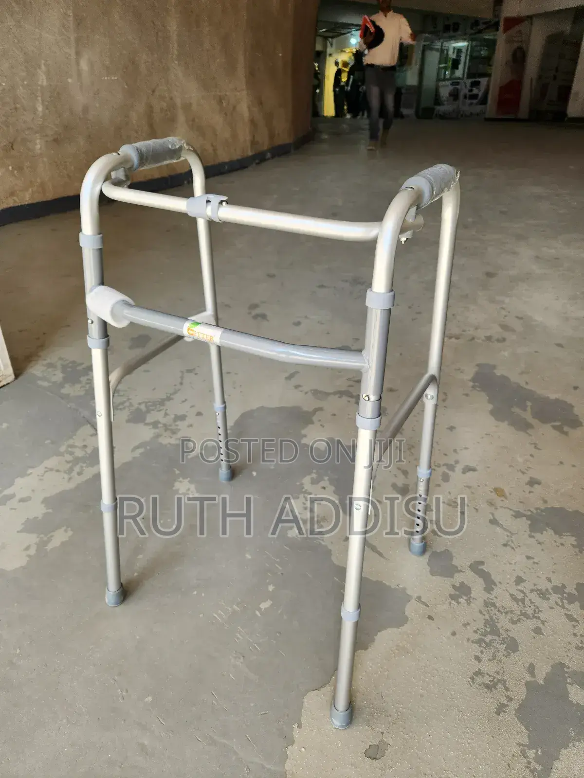 Foldable Waker軍方medical Walker㜣了almunium Walker麵包walker膽小walking Aid