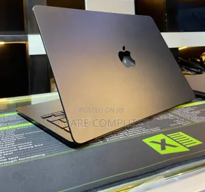 New Laptop Apple MacBook Air 2022 M2 16GB Apple M2 SSD 1T