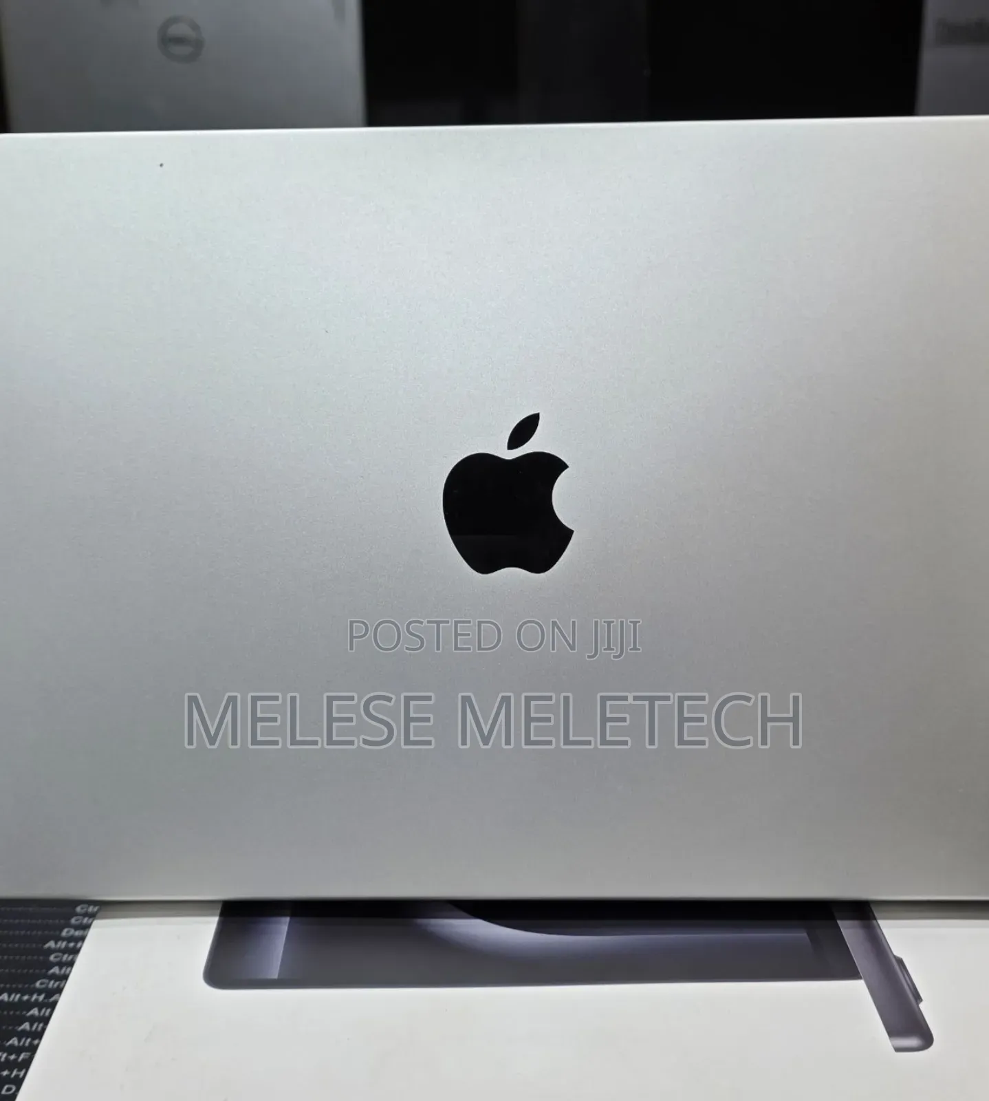 New Laptop Apple MacBook Pro 2021 M1 16GB Apple M1 Pro SSD 512GB